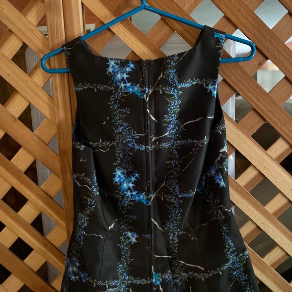 Exquisite Tibi silk top size 2 perfect condition - Picture 2 of 8
